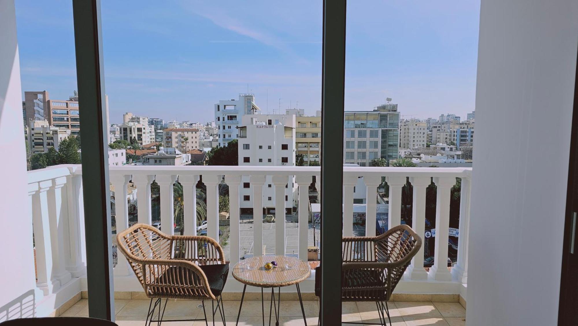 Stay Cosmo City Suites Nicosia Eksteriør billede