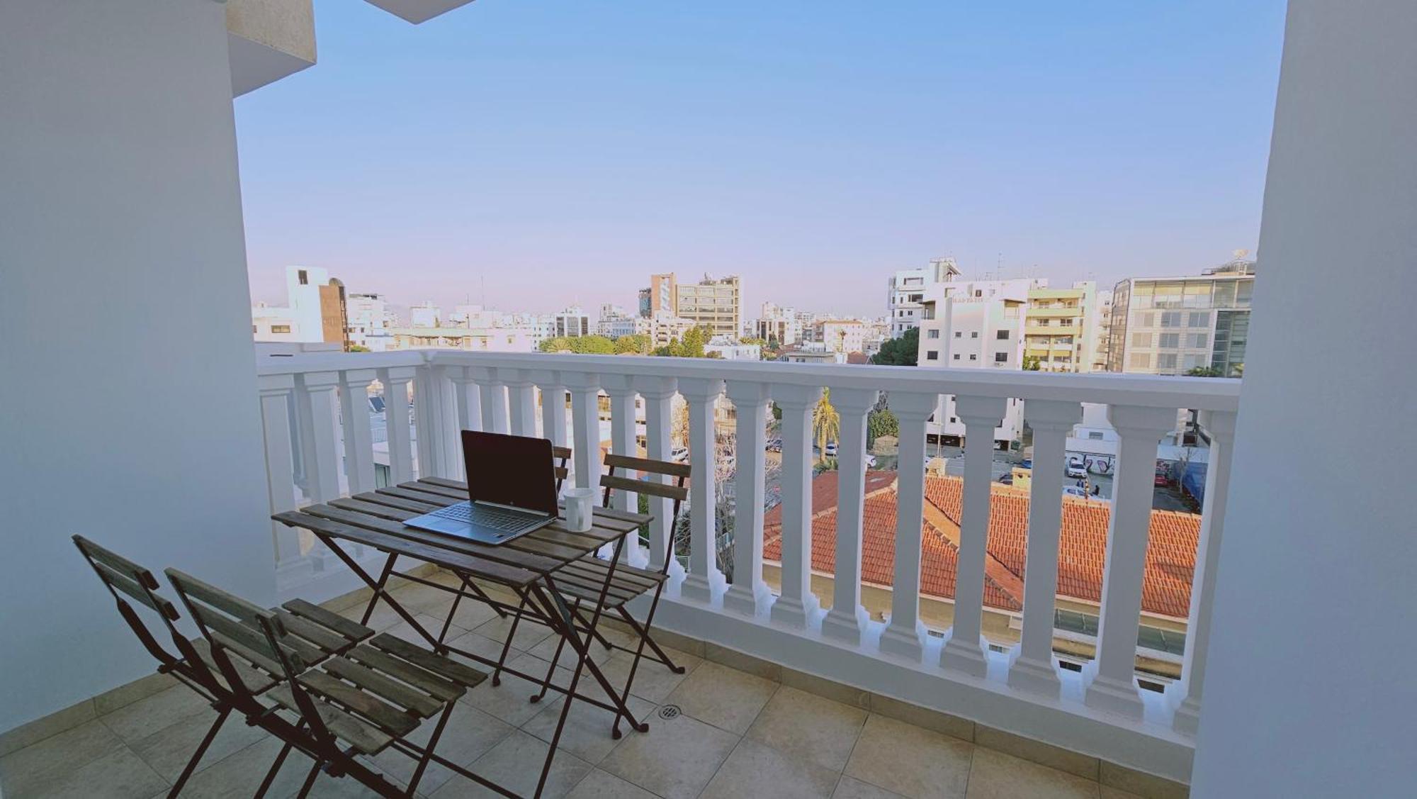 Stay Cosmo City Suites Nicosia Eksteriør billede