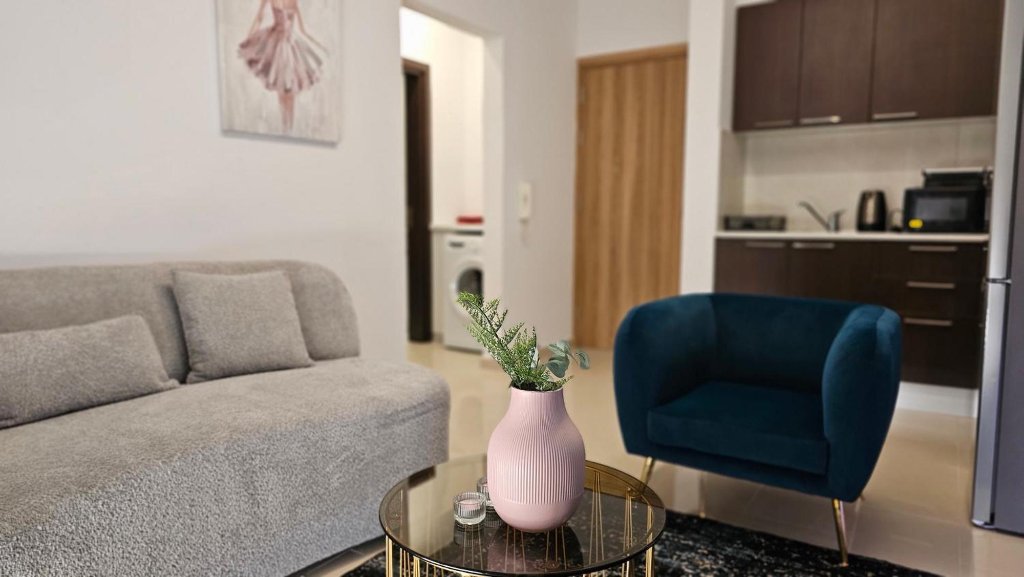 Stay Cosmo City Suites Nicosia Eksteriør billede