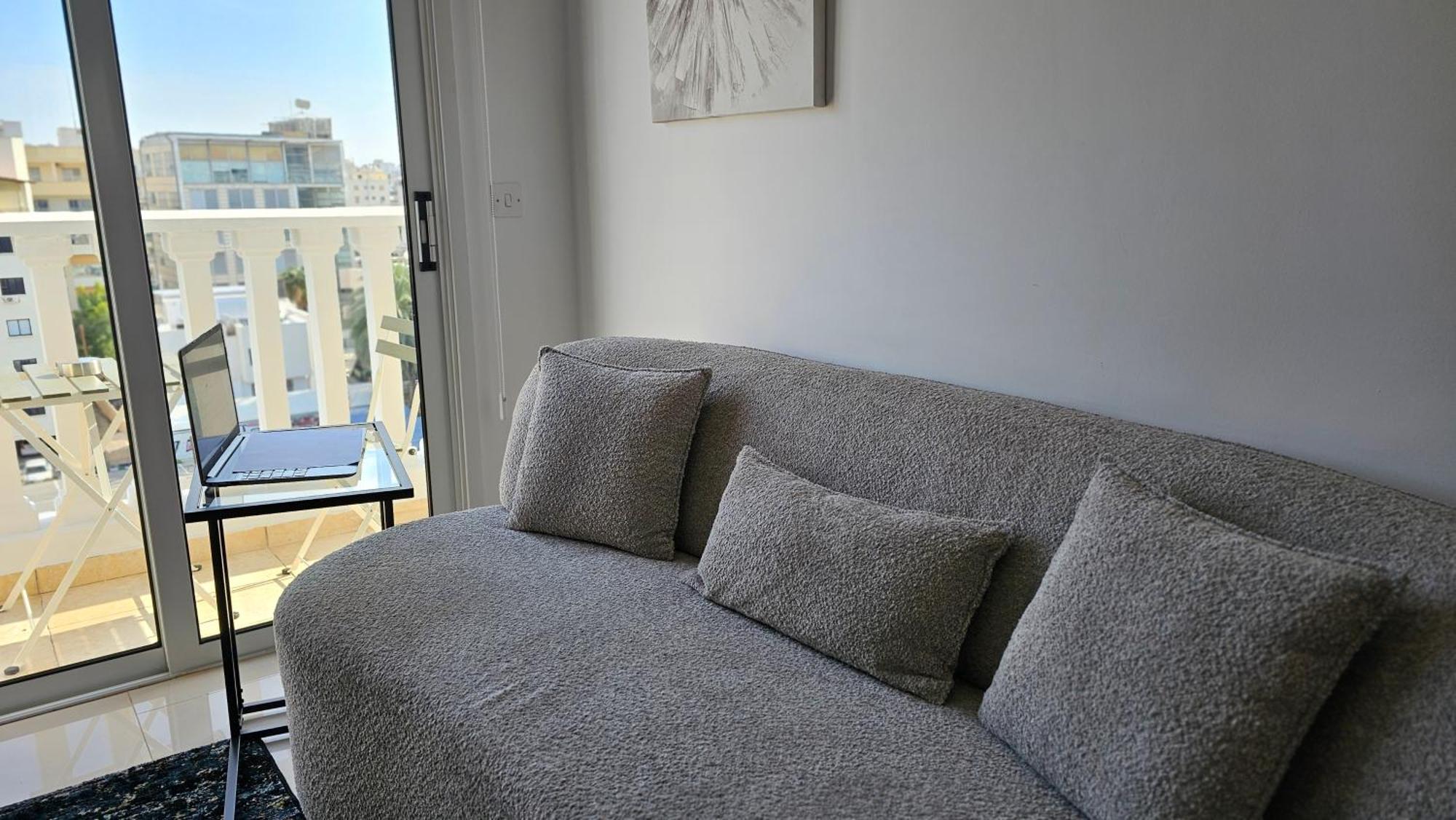 Stay Cosmo City Suites Nicosia Eksteriør billede