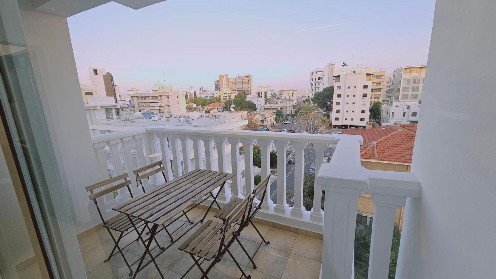 Stay Cosmo City Suites Nicosia Eksteriør billede